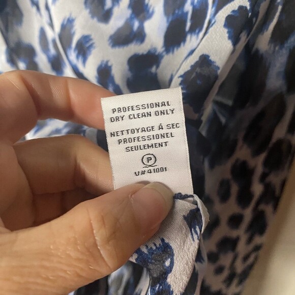 Diane von Furstenberg silk chiffon sheer Blue leopard Top sz 2 Oversized Button - Picture 5 of 10